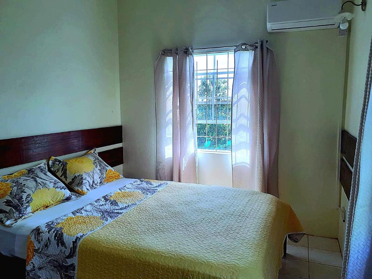 Juju'S Cottage With Magnificent Views Laborie ภายนอก รูปภาพ